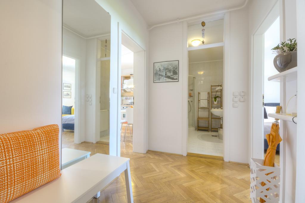 Apartments Fine Ziherlova Ljubljana Bilik gambar